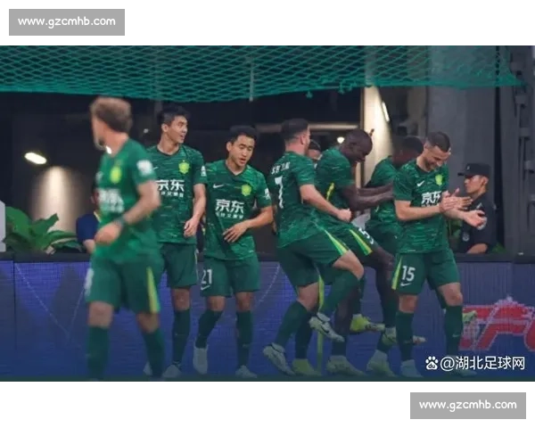 恩加德乌乌龙送礼 国安 1-0 登顶中超 恩加德乌乌龙送礼 国安 1-0 登顶中超